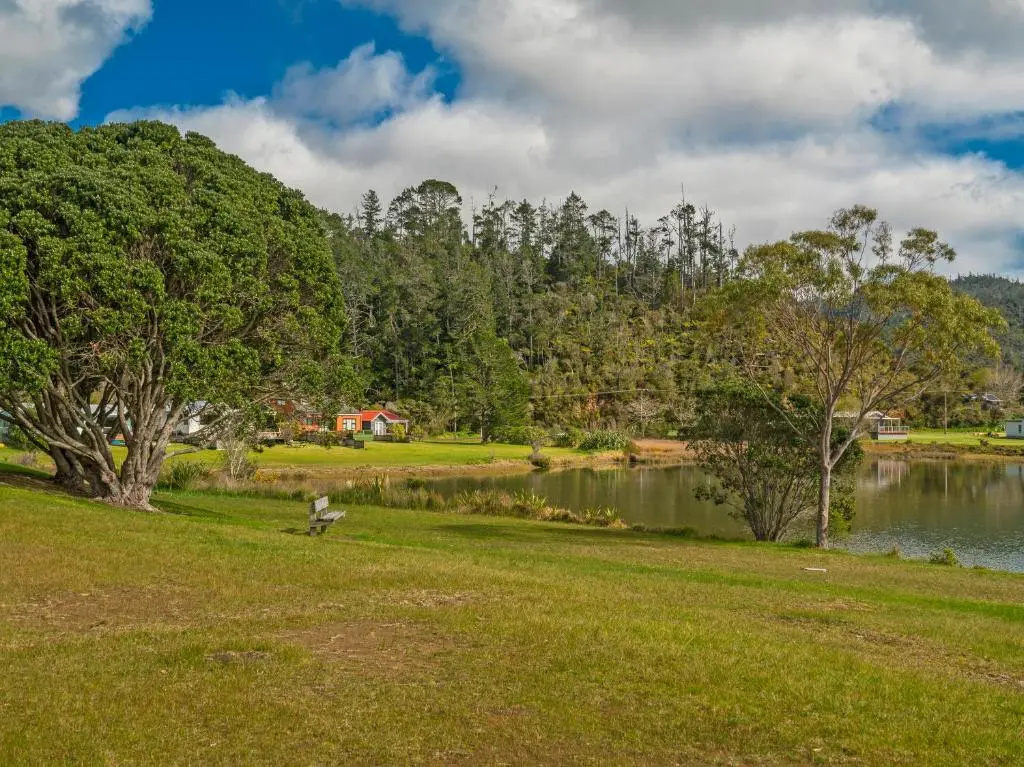 Sunny Days Retreat - Tairua Holiday Home