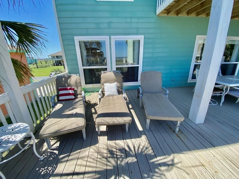 Stay Salty 3 Bedroom Home by RedAwning