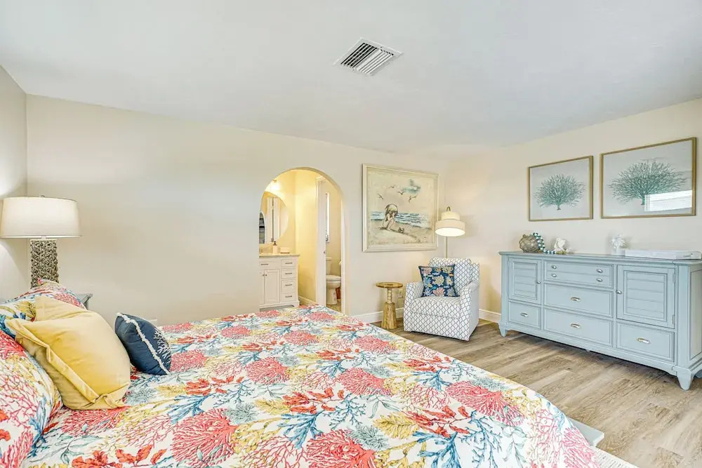 5 Mi to Beach: Cape Coral Oasis w/ Lanai