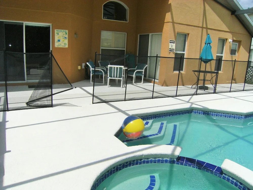 Prime Location In Secure Safe 247 Manned Gatehouse Community With Clubhouse