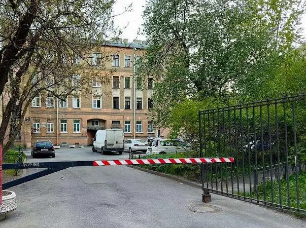 Апартаменты на 9-ой линии Васильевского острова 64/25