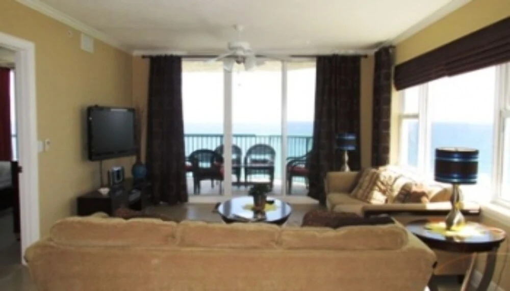 Dimucci Twin Towers 1008 - Gorgeous 3 BR 3 BA