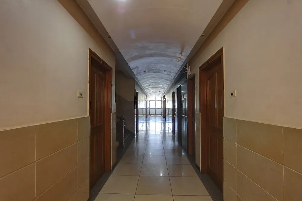 SPOT ON 40409 Hotel Rajsangam International