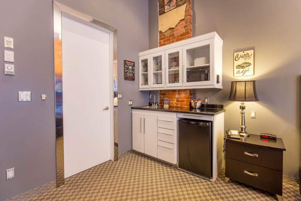 Retro Suites Hotel