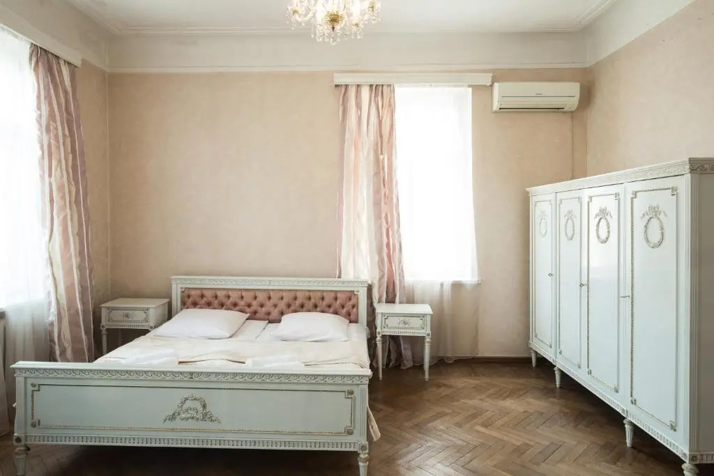 Mary's Apartment