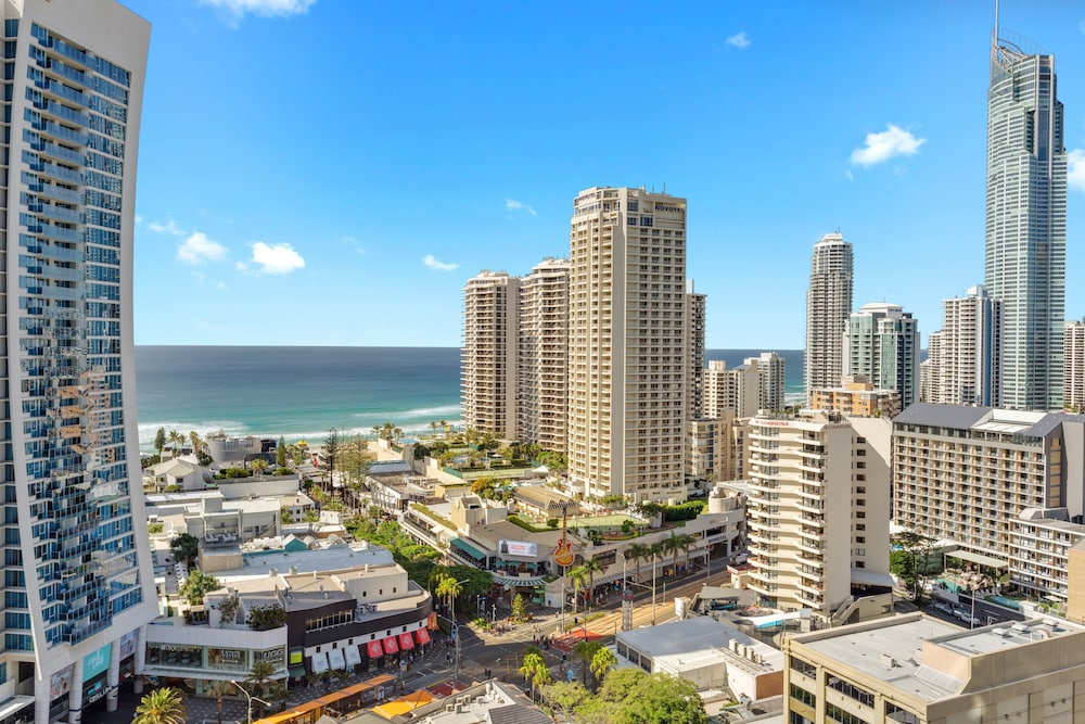 Circle on Cavil Holidays Gold Coast