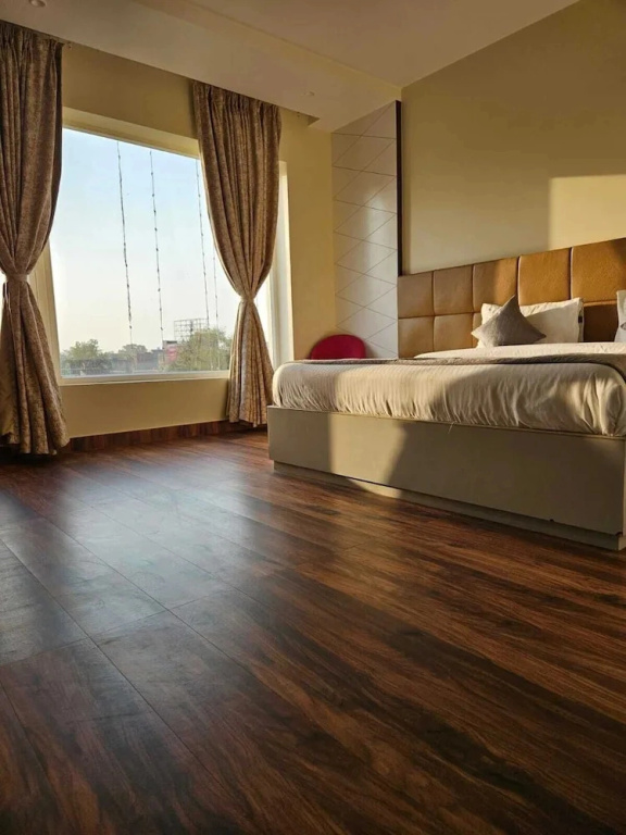 Four Leaf Hotel - AKOSHA