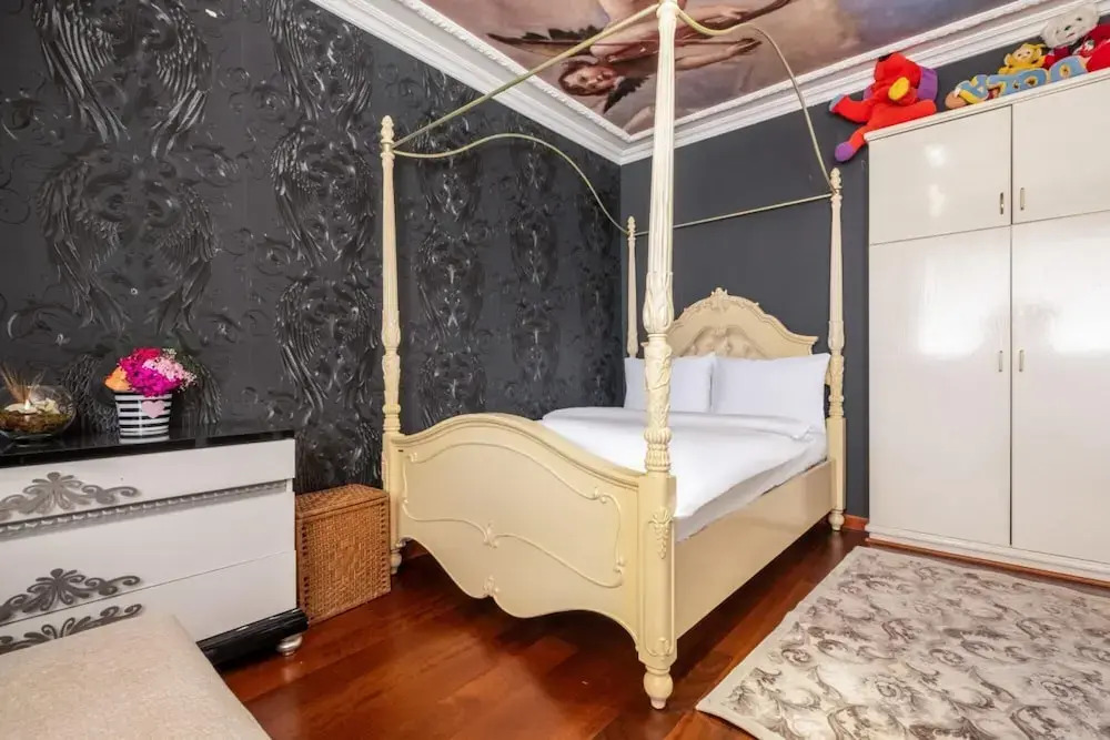 Luxurious Villa With Bosphorus View in Cengelkoy