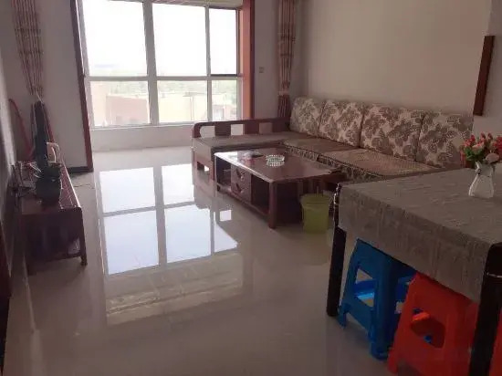 Liangzi Seaview Family Apartment (Laoting Tangshanwan Shop)