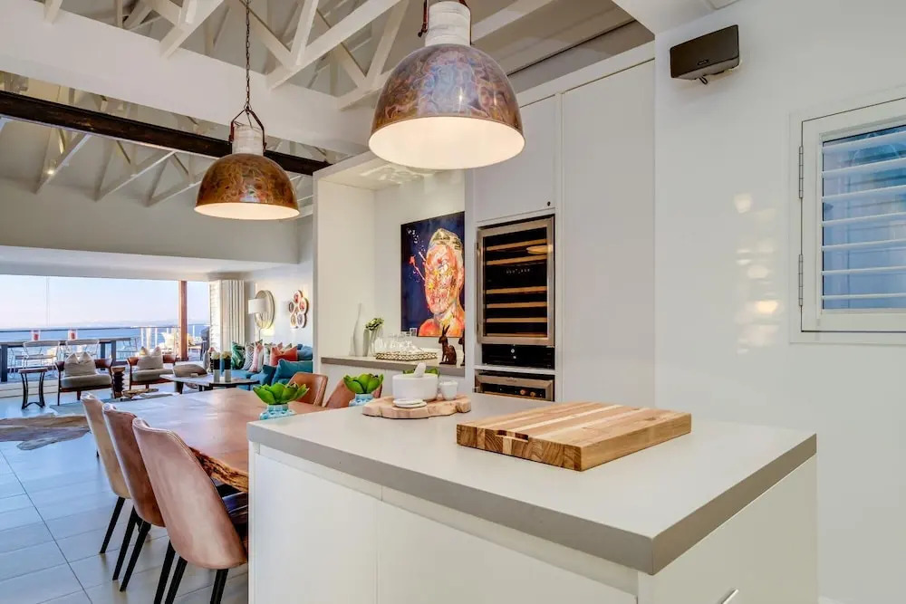 Spacious Penthouse Apartment With Breathtaking Views 3 Degrees North