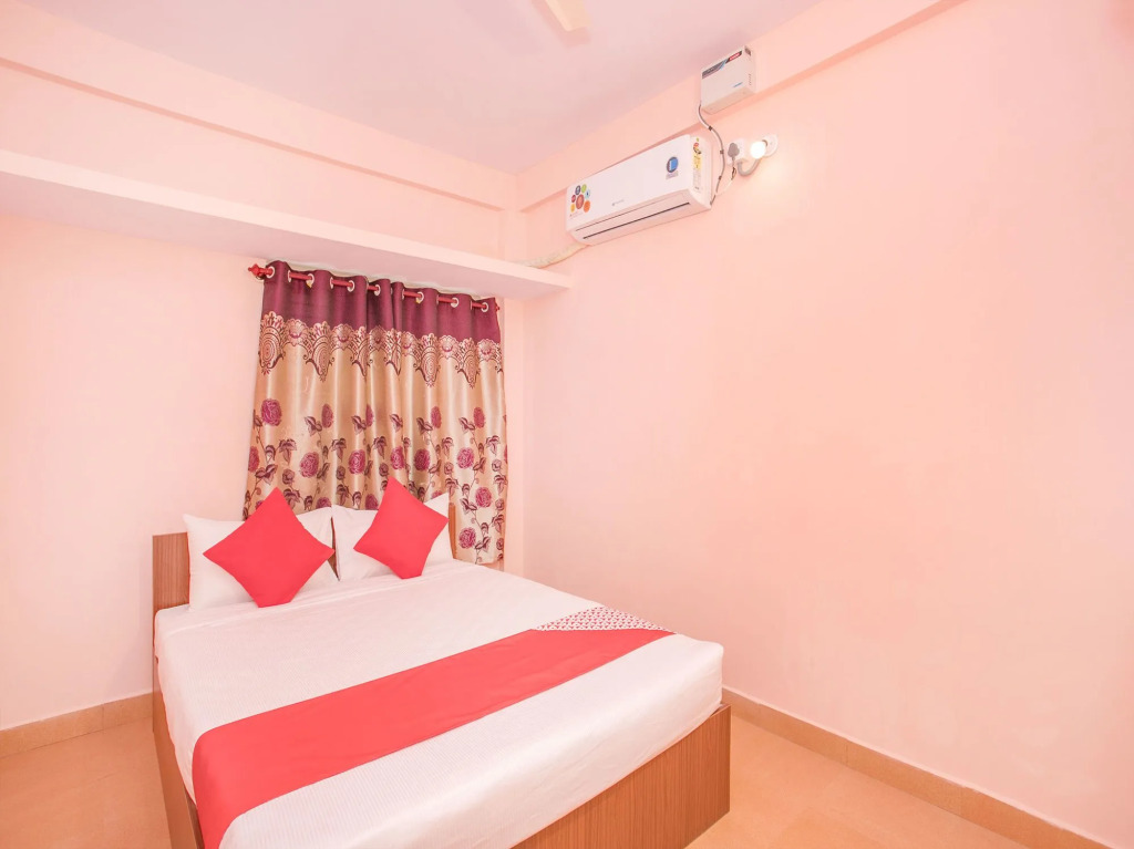 OYO Flagship 11419 Surya Residency