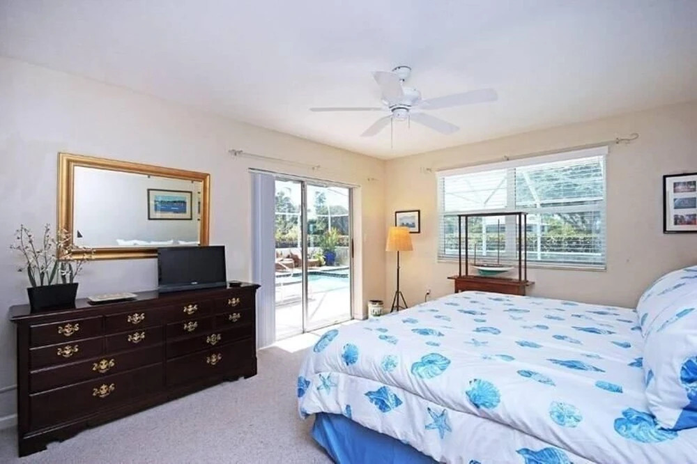 On The Green - Golfers Dream Home! 3 Bedroom Home