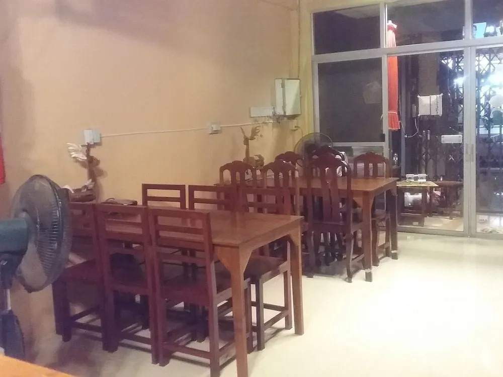 Arunrat GuestHouse - Hostel