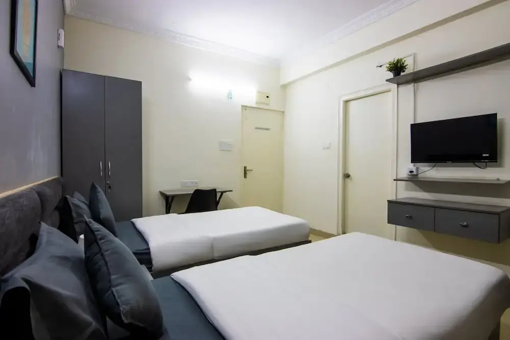 Housr 50 Luxury Rooms Near Cyber Tower