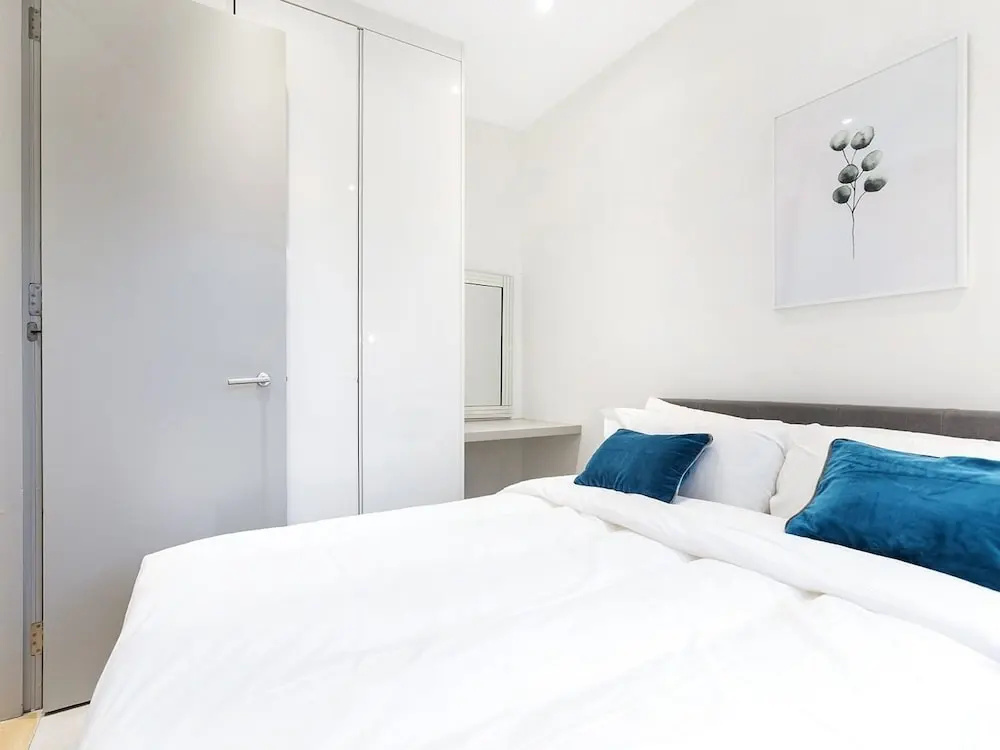 Kensington Holiday Stay