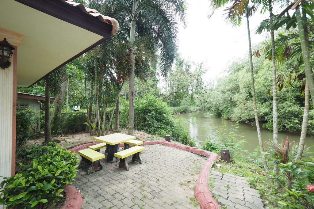 Pakmeng Guesthouse