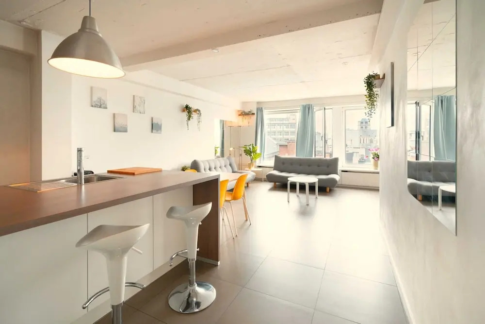 Centrally Located Antwerp Stay for 10
