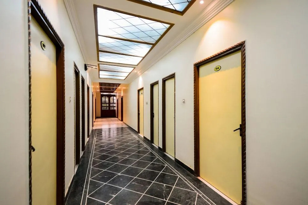 Capital O 7200 Hotel YKS
