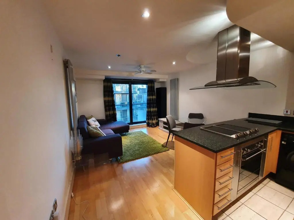 1 Bed Suite, Waterside, Canary Wharf