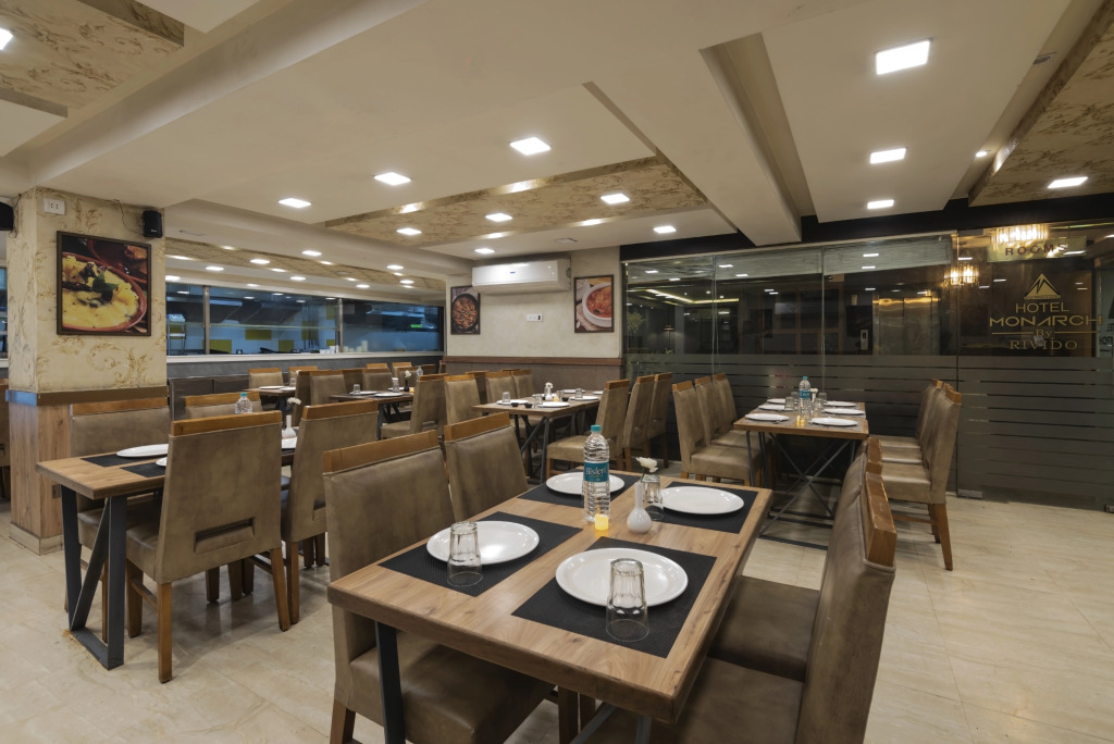 Hotel Monarch International