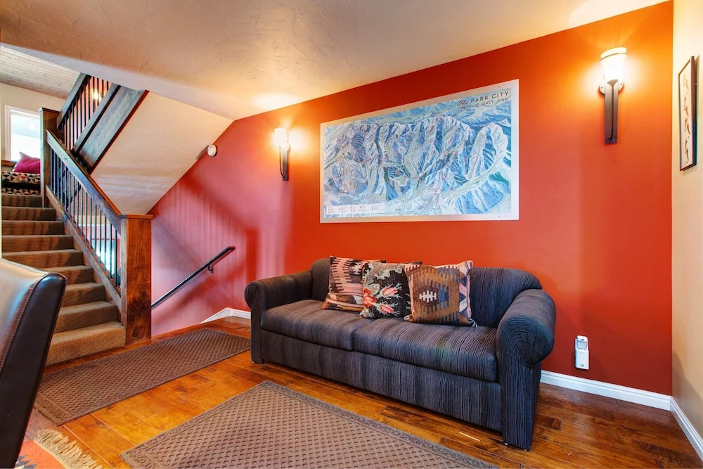 3BR 4BA Motherlode 4 Townhome by RedAwning
