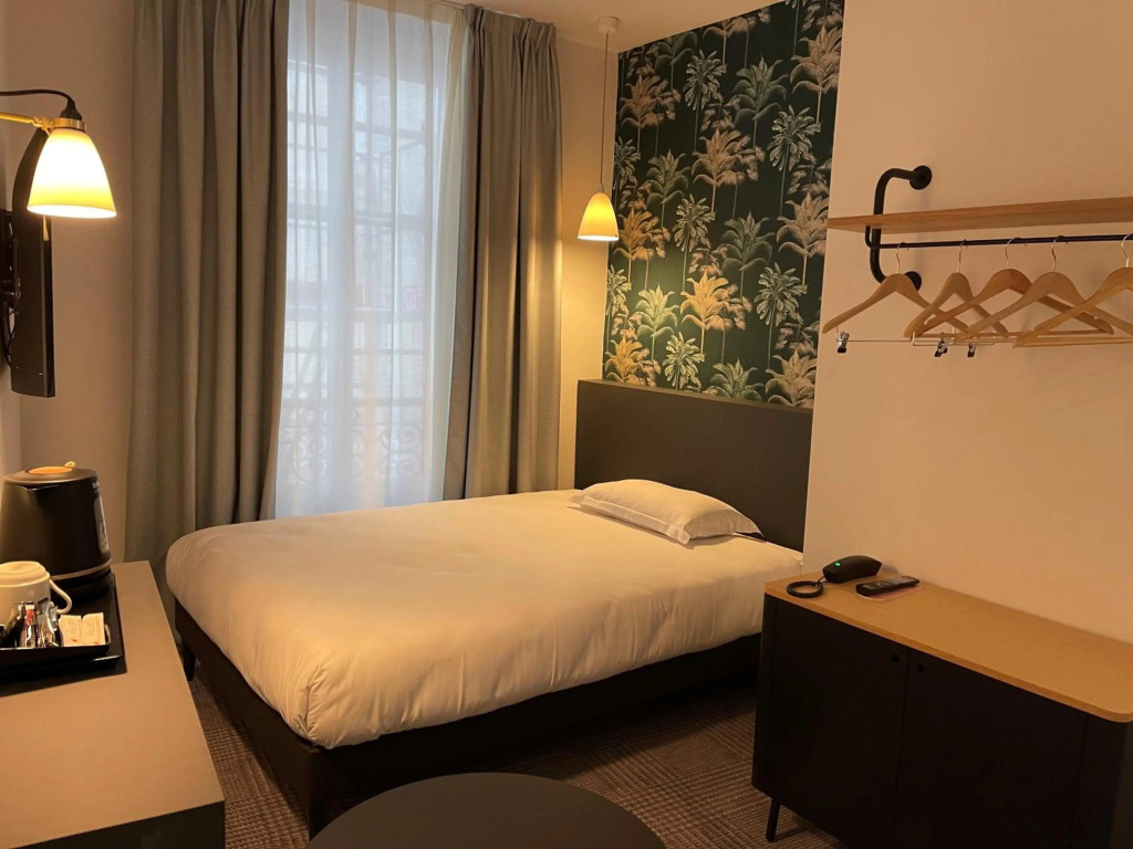 Hotel De Suez