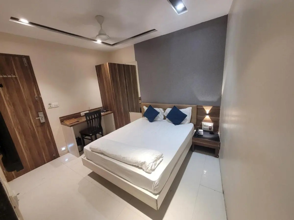 Hotel Heritage - Near Trade Center, Visa Consulate BKC
