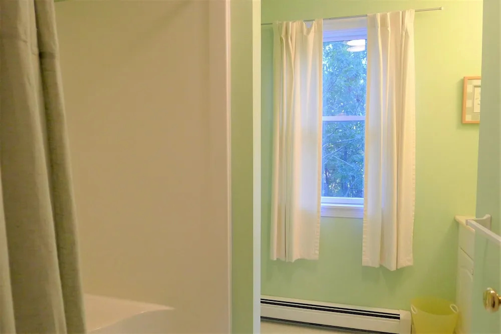 300 Gross Hill - 3 Bedroom House