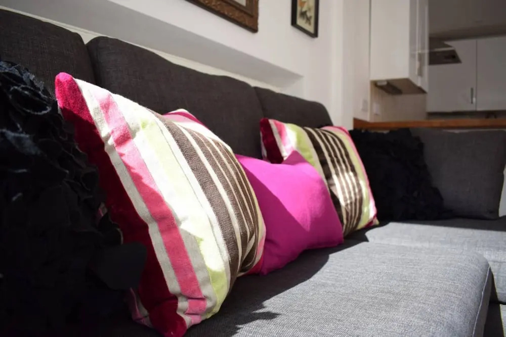 Stylish And Bright 2 Bedroom Flat With Garden
