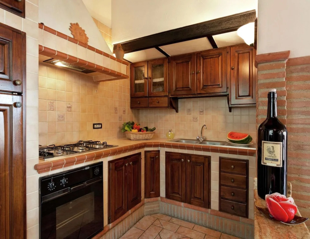 Apartment Near Cortona With Pool and Roman Charm