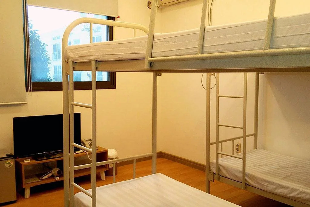 Geomunoreum Hostel