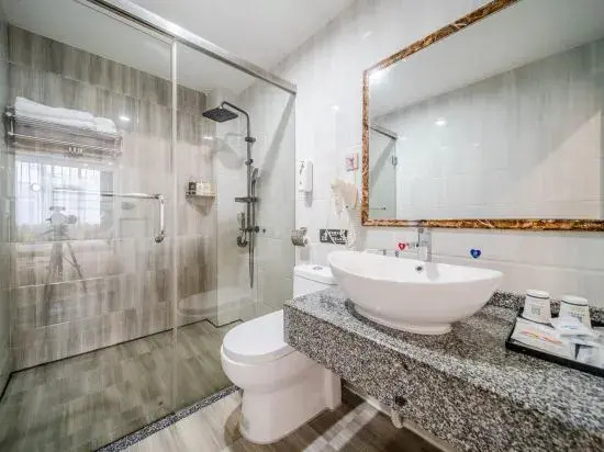 Liping Yihe Shangpin Hotel