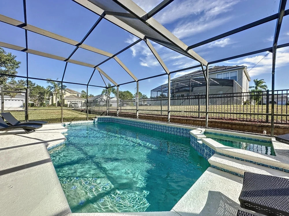 Luxury 6BD 3,5BA Pool Home in Windsor Palms Resort villa