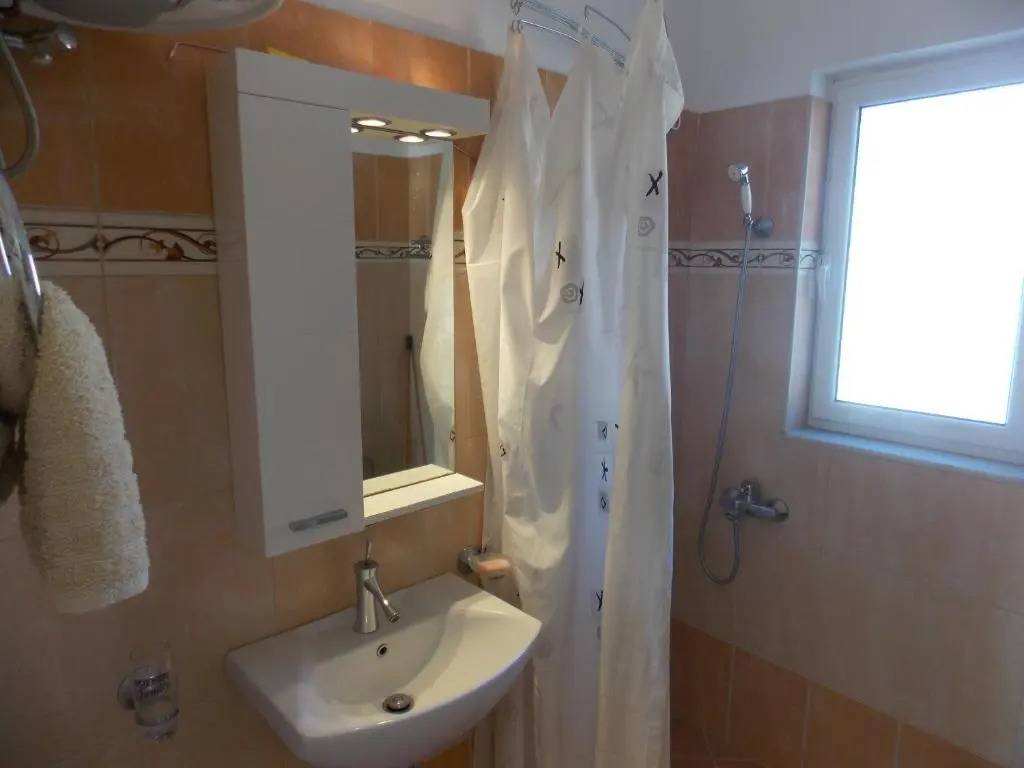 AR Apartments by Saranda Hotel