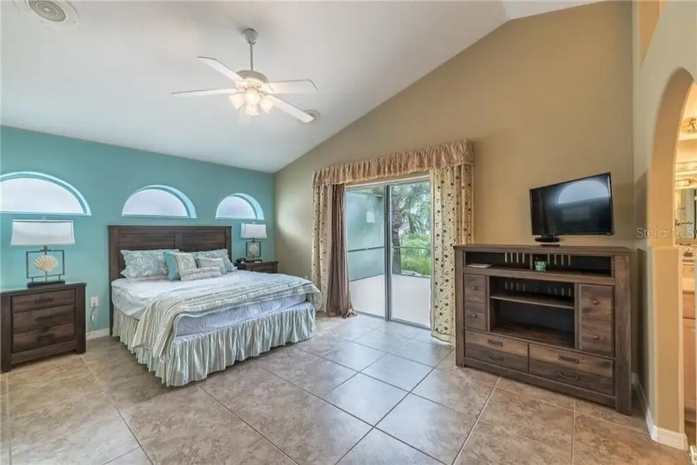 Impressive 5br, Pool, Lake, Disney 10 Minutes 5 Bedroom Home