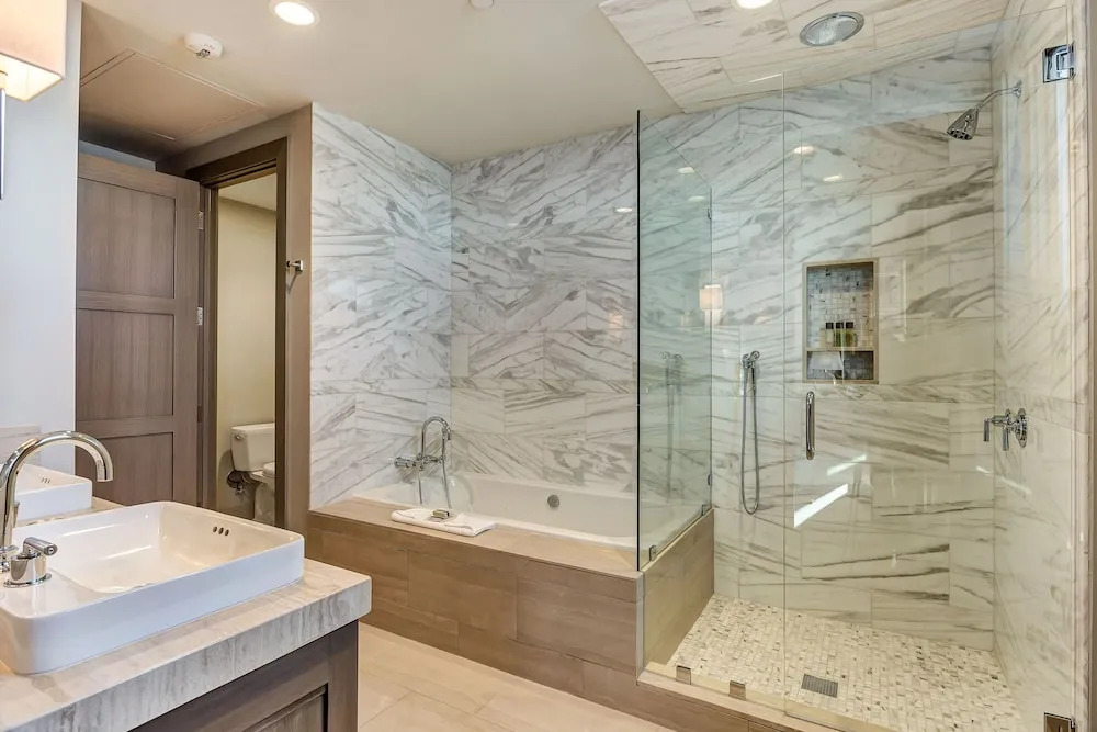 Gorgeous Five Bedroom Penthouse in the Heart of Park City 5 Apartment Hotel by RedAwning