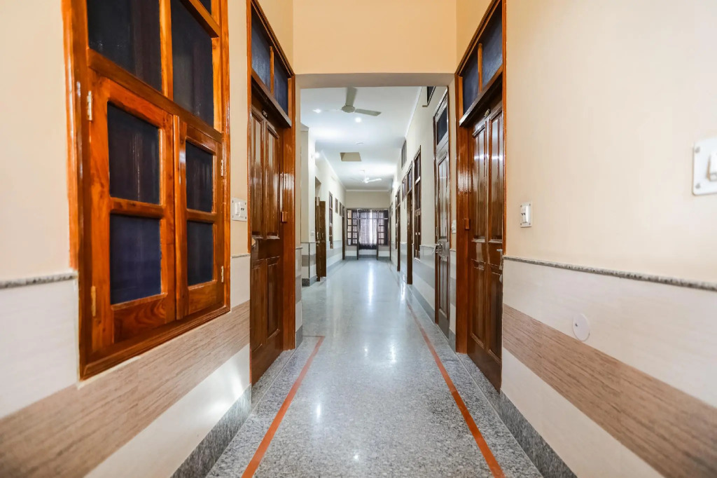 Hotel Shashi 2 By OYO Rooms
