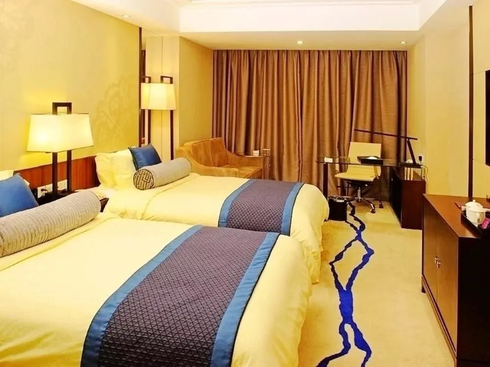 Leadersky Hotel