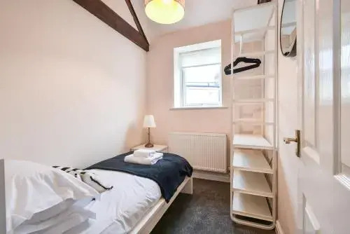 2 Ascot Mews - The Den York