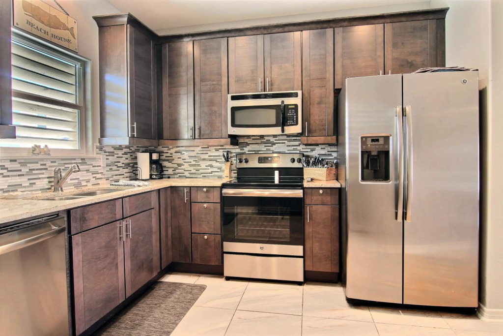 Family Tides Beach House 4 Bedrooms 3 Bathrooms Home