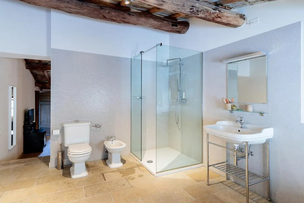 Palazzo Giusti, Understated Luxury with a Welcoming Ambience on the Hills of Lucca