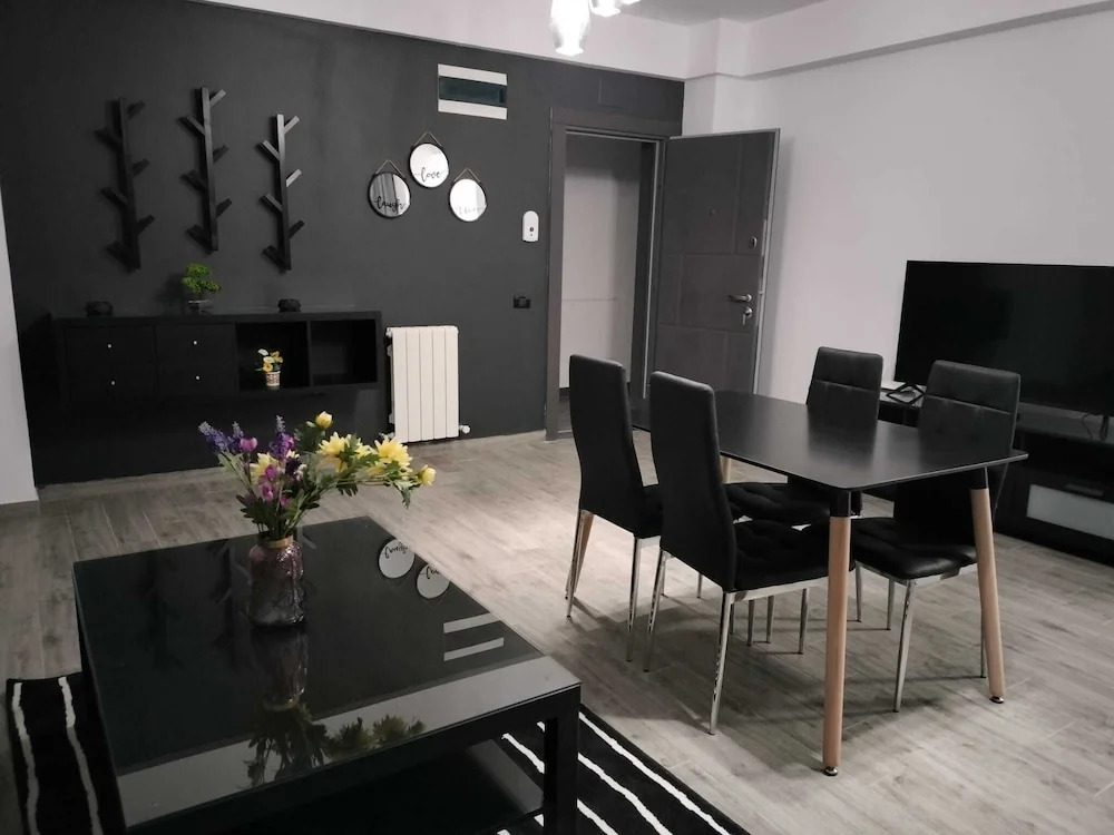 Diamond View Apartments