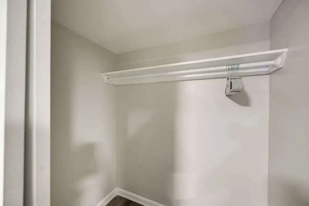 Walkable Elmont Studio: 19 Mi to New York City!