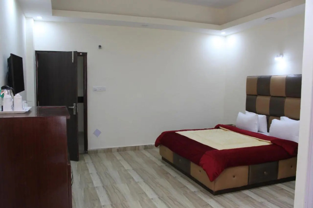 Snow Touch Resort (Shri Nath Group)