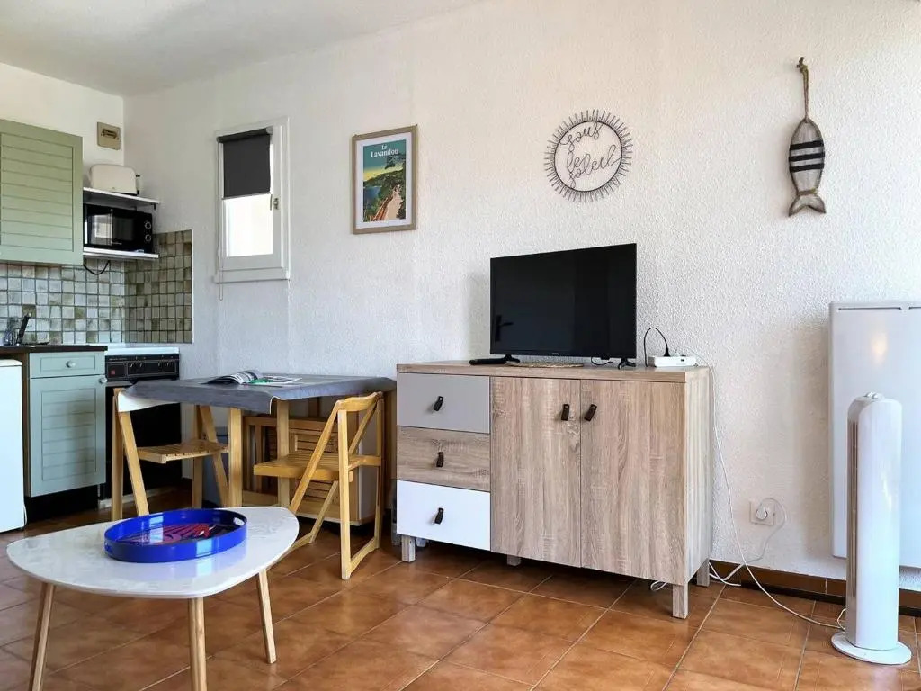 Appartement Le Lavandou, 1 pièce, 3 personnes - FR-1-251-420