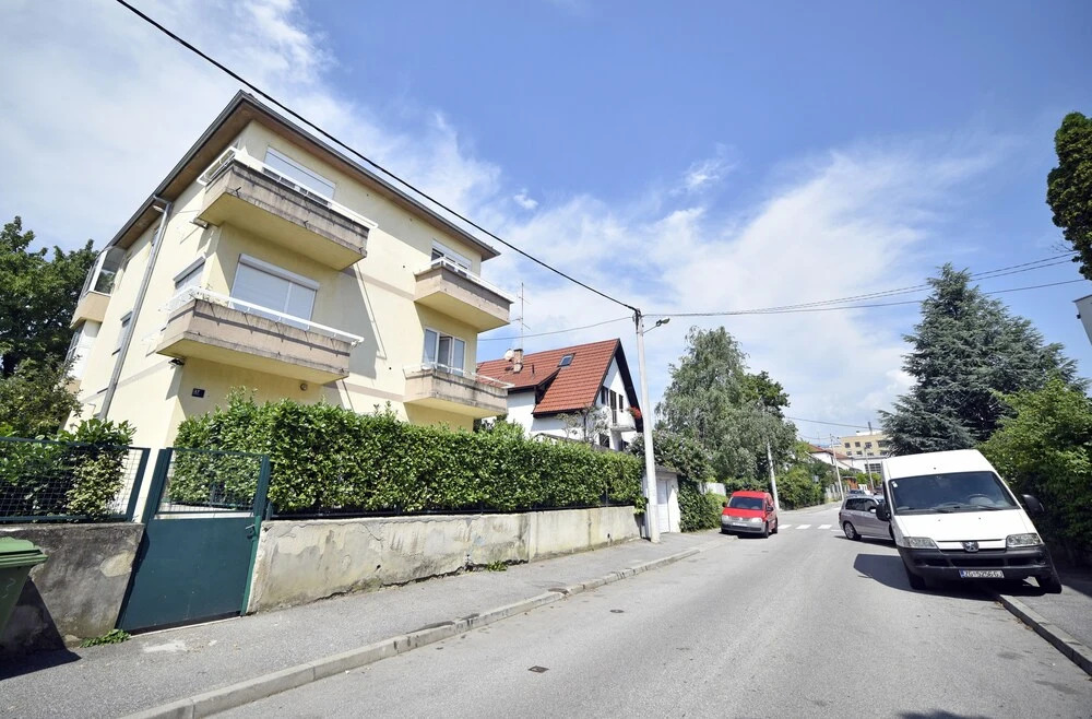 Maja Superior Apartment with Balcony