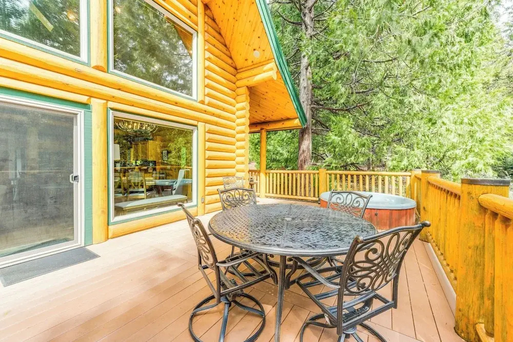 Mountain Cabin w/ Hot Tub: 4 Mi to Shaver Lake!