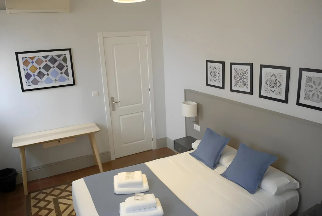 La Perla Granada Suites