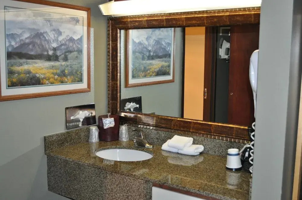 Seaport Inn and Suites