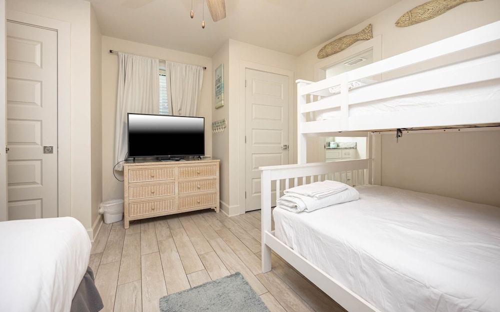 Phoenix V 916 2 Bedroom Condo
